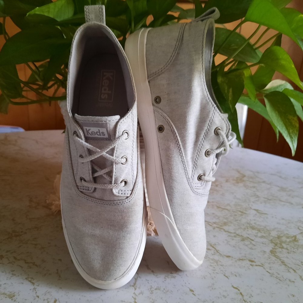 Keds Triumph Mid-Top Wool Sneakers Style# WF56627M- Heather Gray,  Size 10